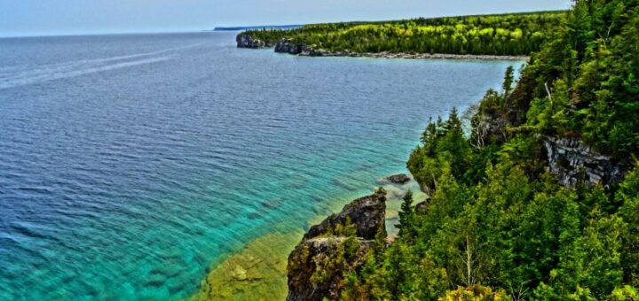 Bruce Peninsula National Park coastline, with crystal blue water