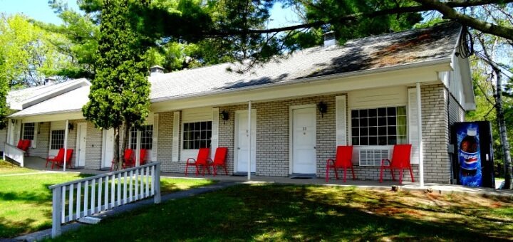 Colonial Resort & Spa is one of the best places to stay in Gananoque