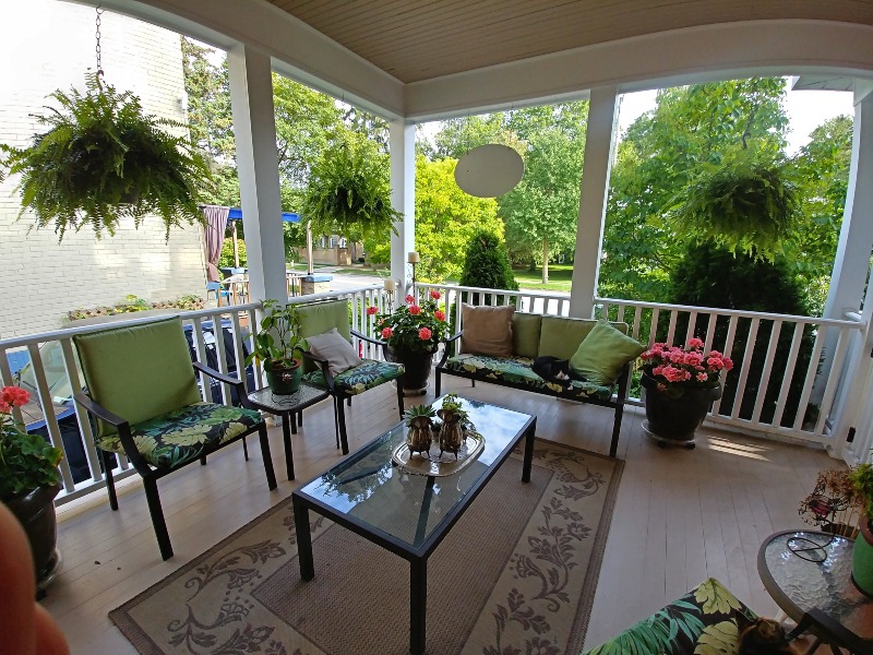 Mornington Rose B&B porch