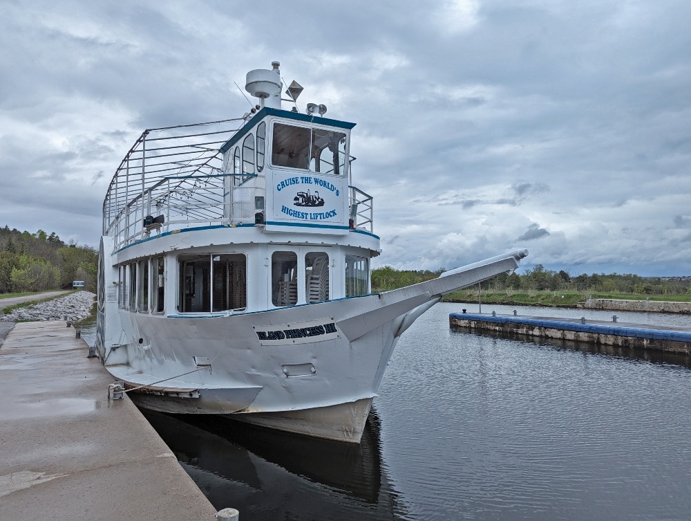 Large boat that does sightseeing cruises on Little Lake in Peterborough and through the lift lock